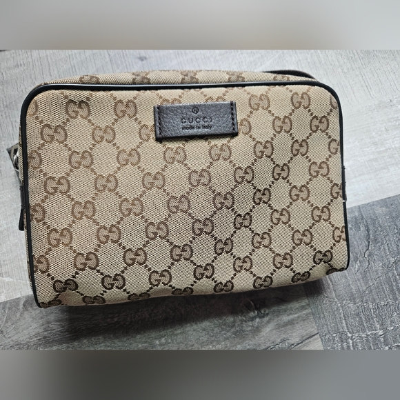 Gucci Handbags - Gucci Beige Belt Bag